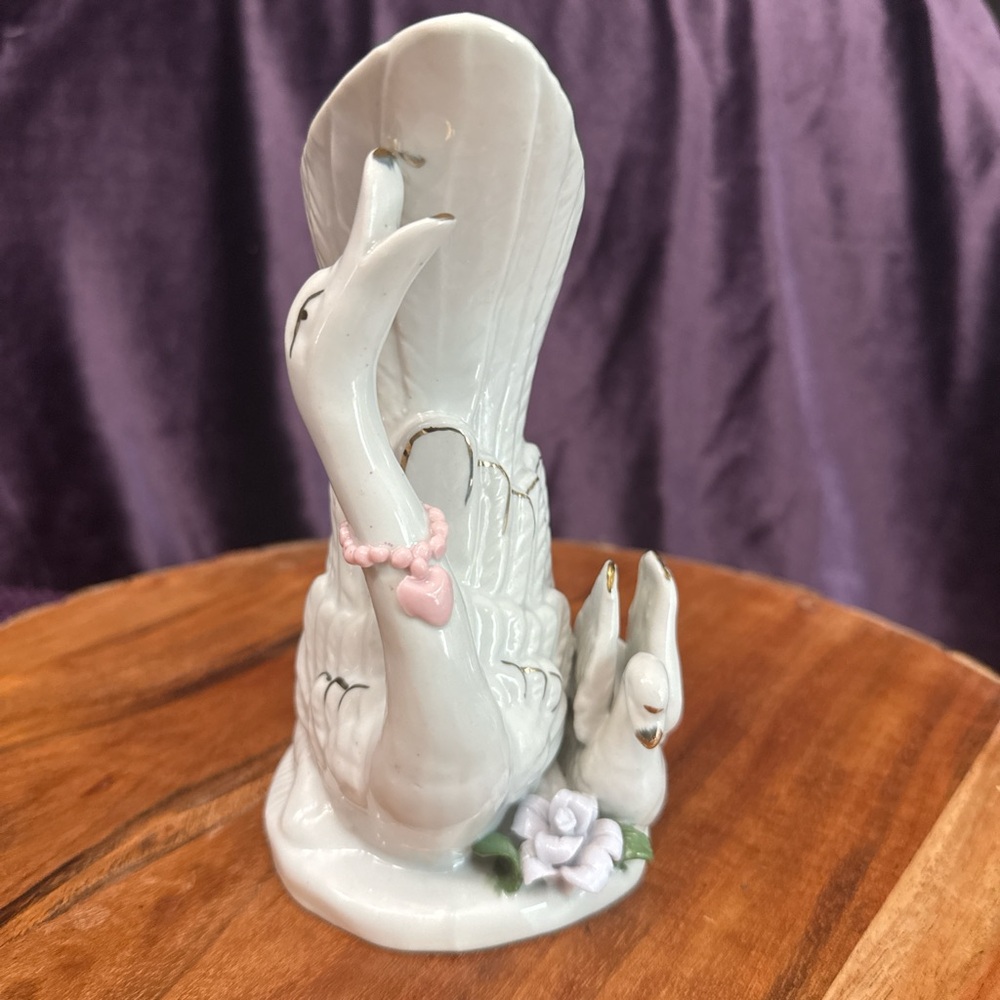 Vintage porcelain Elegant Swan Vase